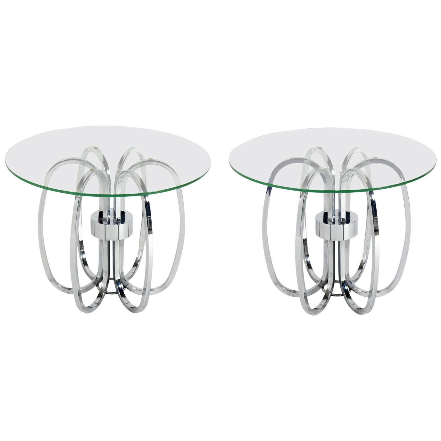 Paire de tables sculpturales en chrome en forme de boucles en vente