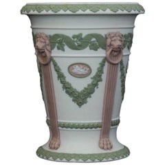Vase Monopodea, jaspe tricolore, Wedgwood, datant d'environ 1880