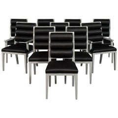 Ensemble de dix chaises de salle à manger à dossier roulant de style déco