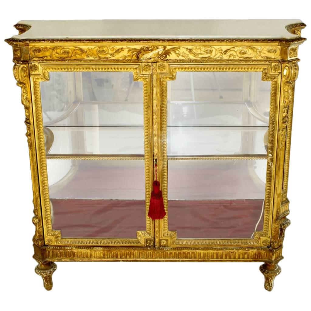 18th Century Louis XVI Style Carved Giltwood Low Vitrine with Carrara Marble Top For Sale