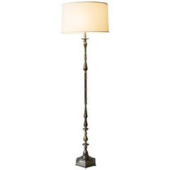 Lampadaire français des années 1940 en laiton et bronze avec patine finie à la main