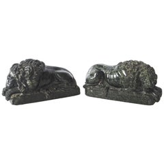 Antikes Paar Grand-Tour-Serpentin-Marmor-Canova-Löwen:: 19. Jahrhundert