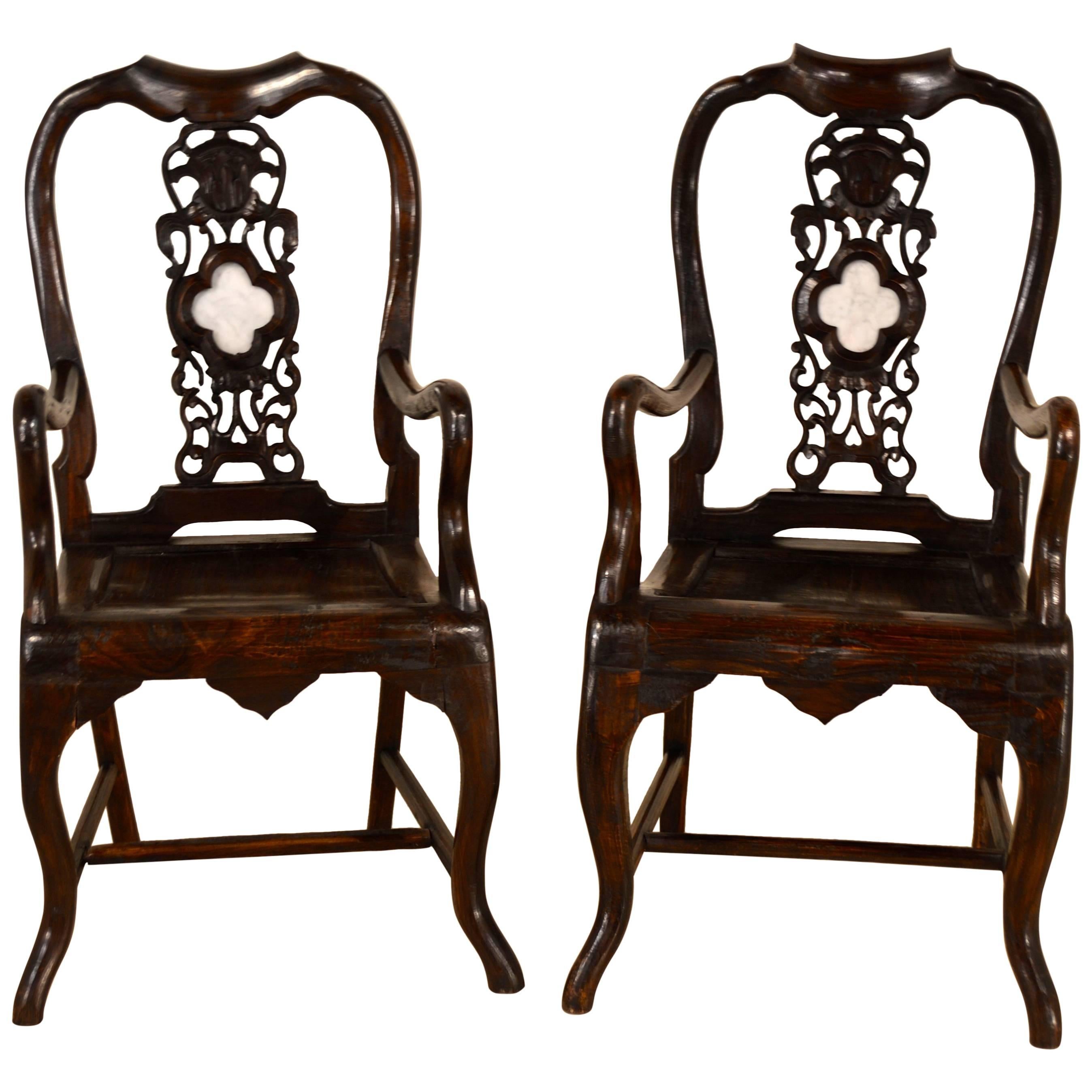 Paire de fauteuils asiatiques du XIXe siècle