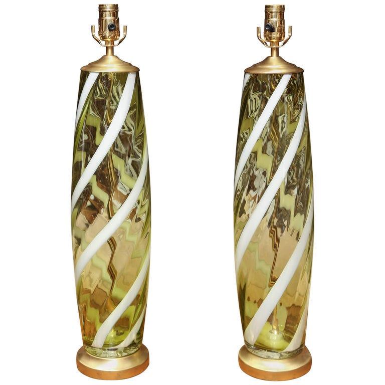 A Midcentury Pair Of Murano Table Lamps By Seguso At 1stdibs Pair Of Midcentury Apple Green Murano Table Lamps