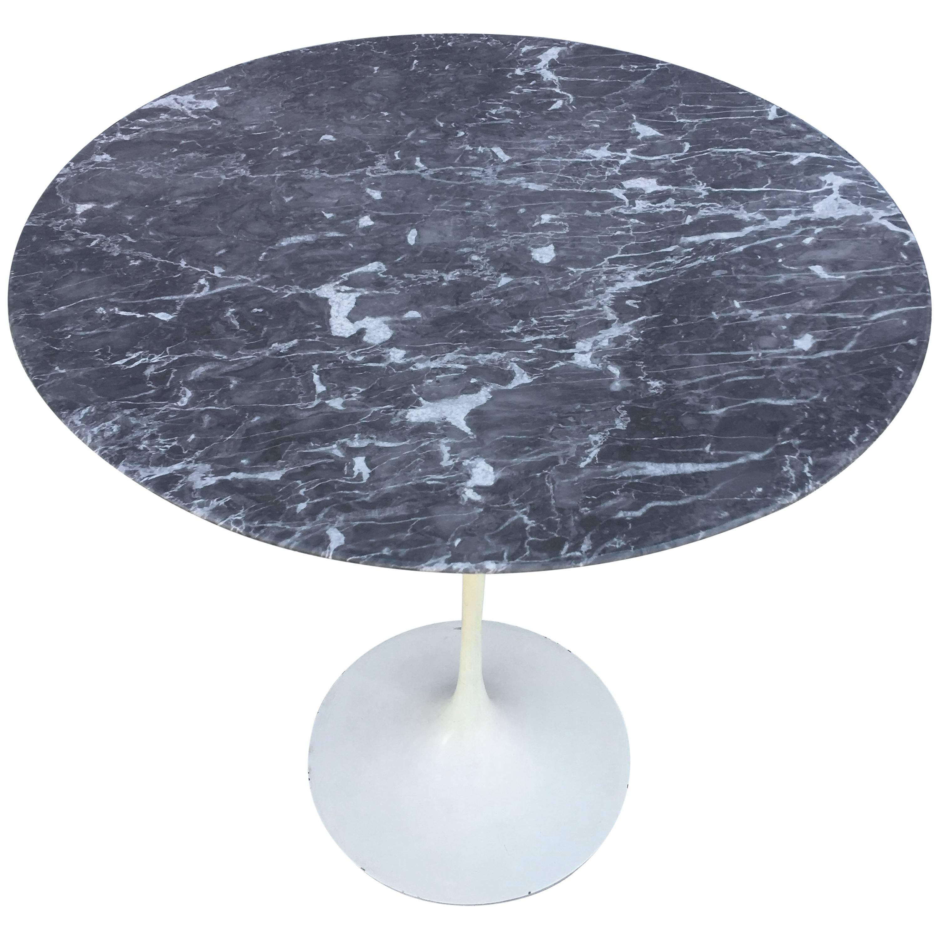 Impeccable Eero Saarinen Marble Tulip Side Table for Knoll