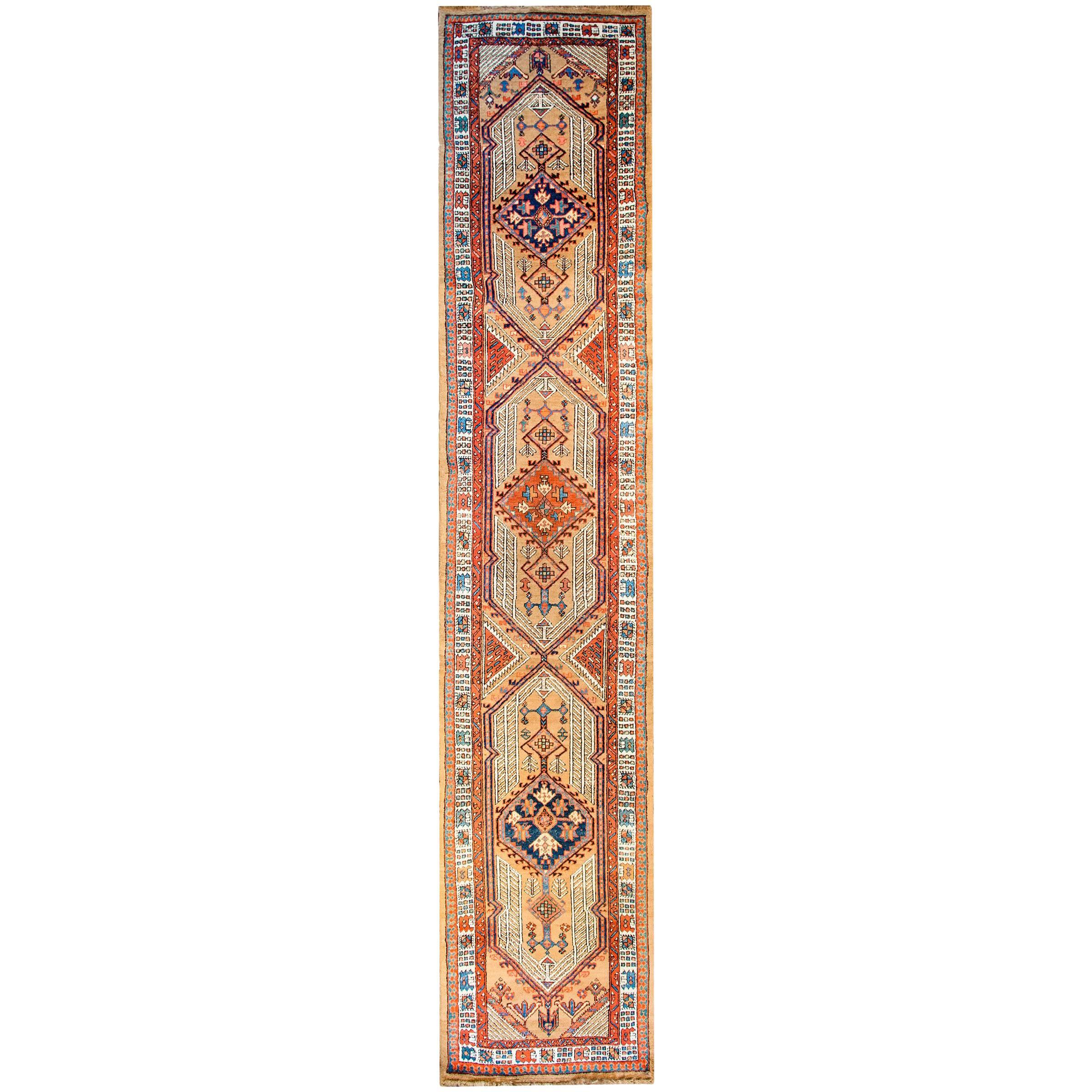 Remarquable tapis de couloir Serab du 19ème siècle