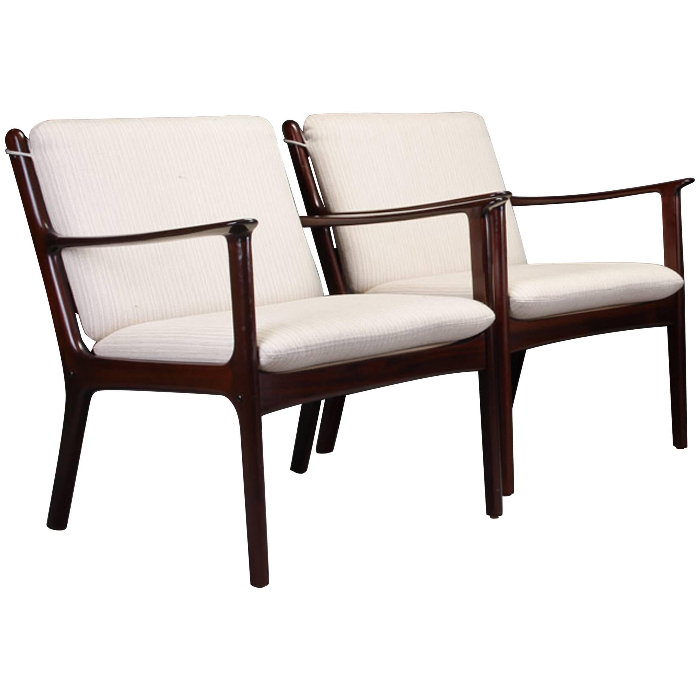 Ensemble de deux fauteuils de salon en acajou Ole Wanscher des années 1950 - choix de tissu d'ameublement en vente