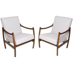 Paire de fauteuils club beige du milieu du siècle, Europe, années 1960