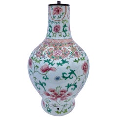 Vaso cinese Faïence con disegno floreale rosa e verde trasformato in lampada, fine '800