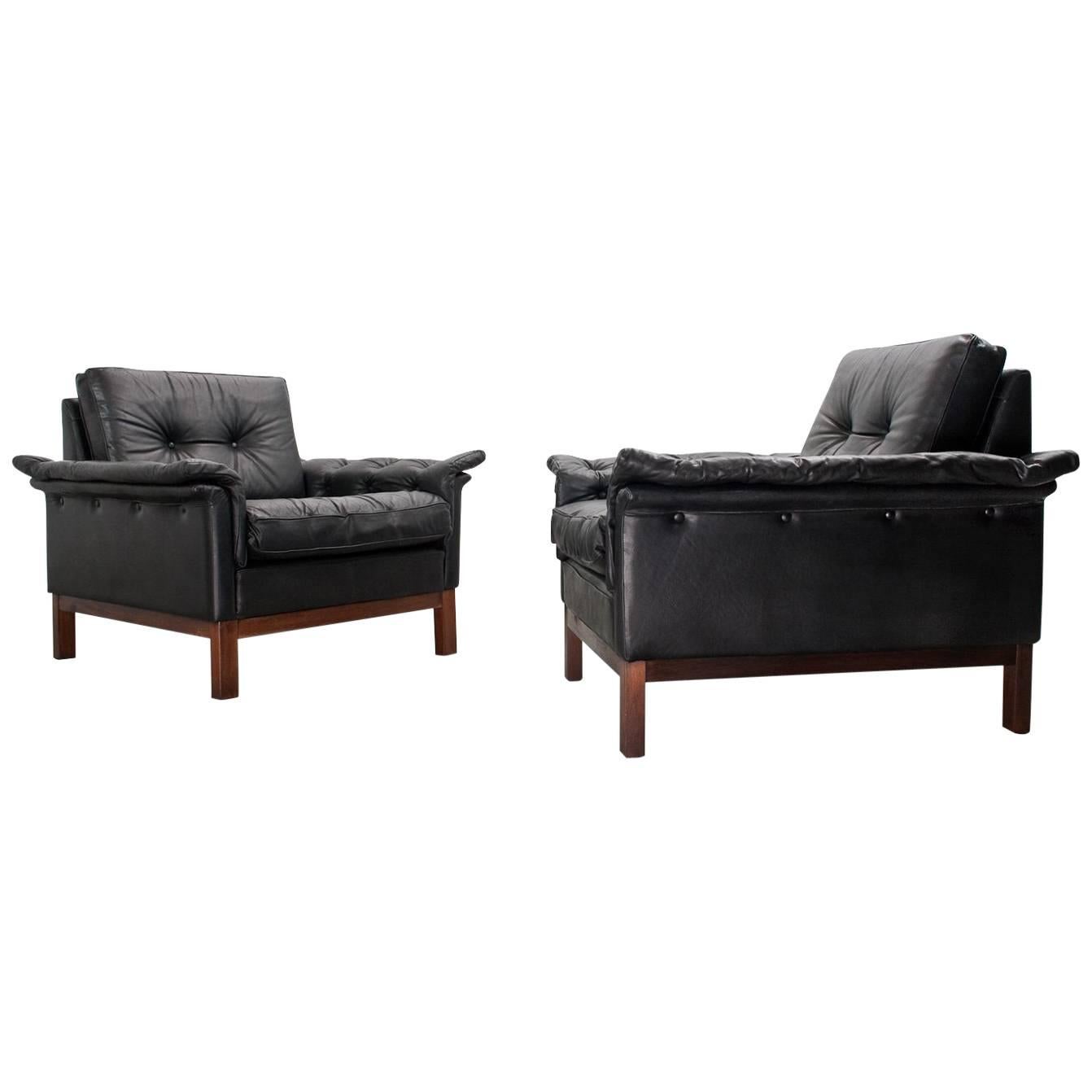 Scandinavian Midcentury Modern Pair of Leather Lounge Chairs 1950s