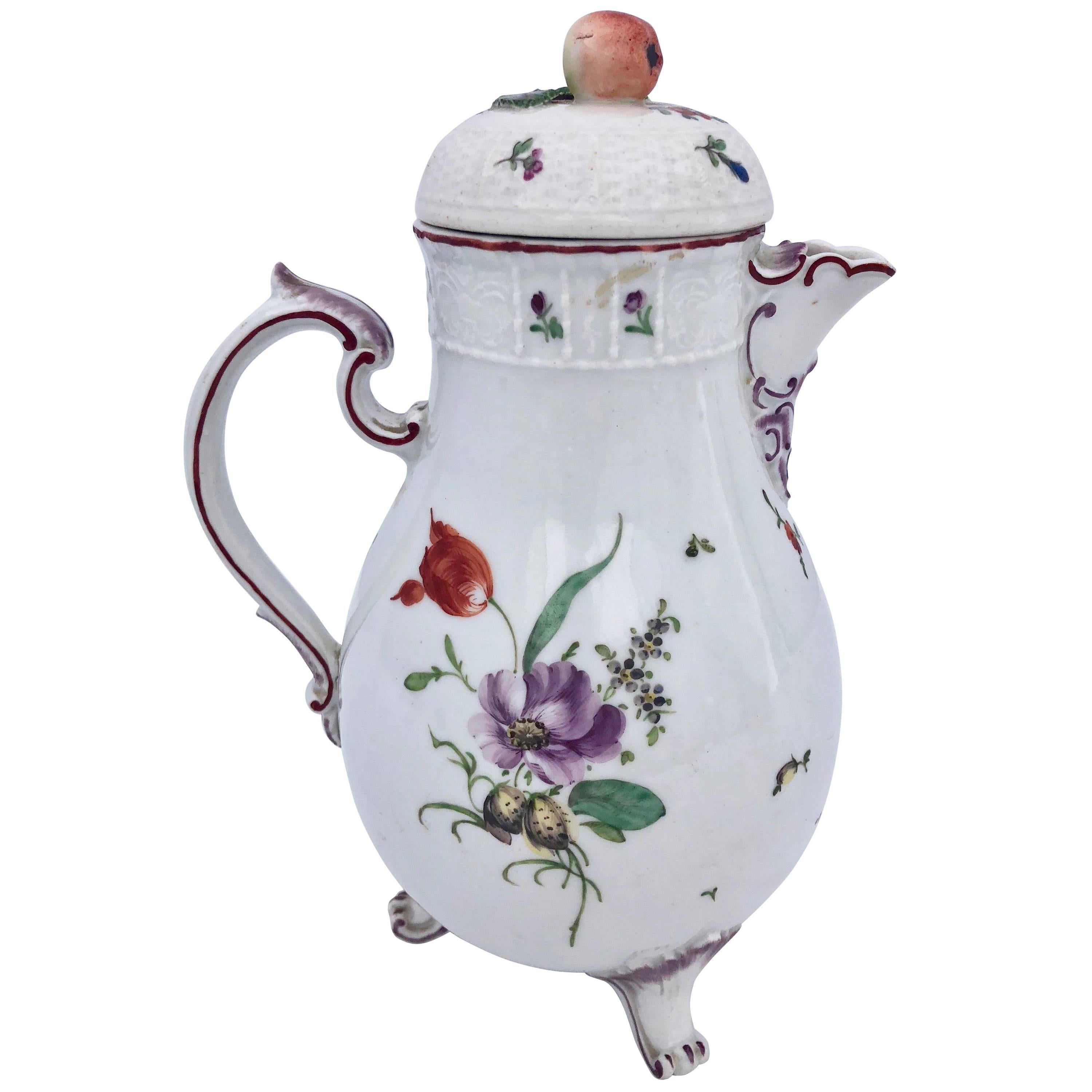 German Louisbourg Faïence Tea Pot with Flower motif and Apple on the Top, 1800s