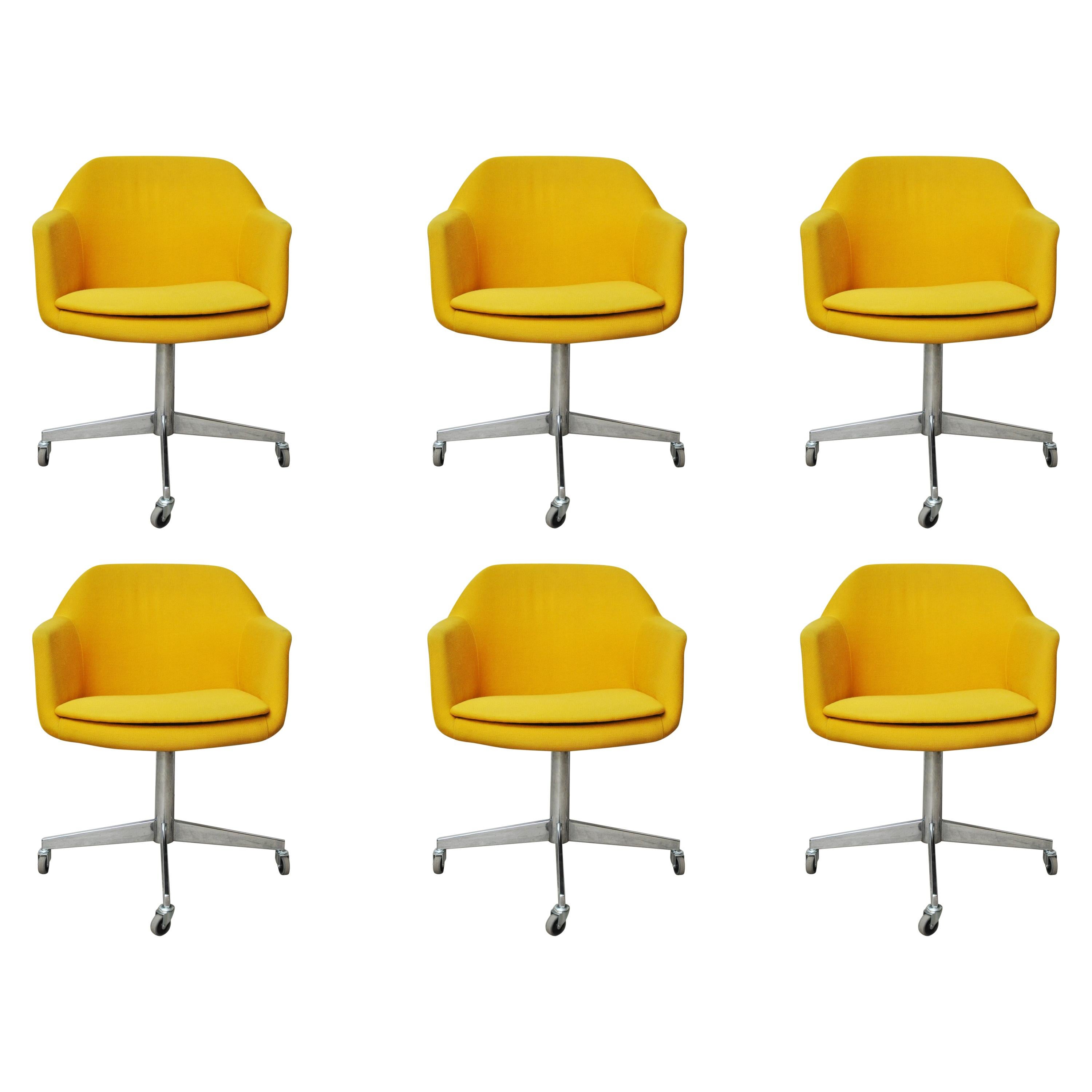 Set of 6 steelcase Executive Armchairs with Casters For Sale