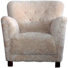 Large-Scale Danish Midcentury Fritz Hansen Style Lounge Chair in Beige Lambskin