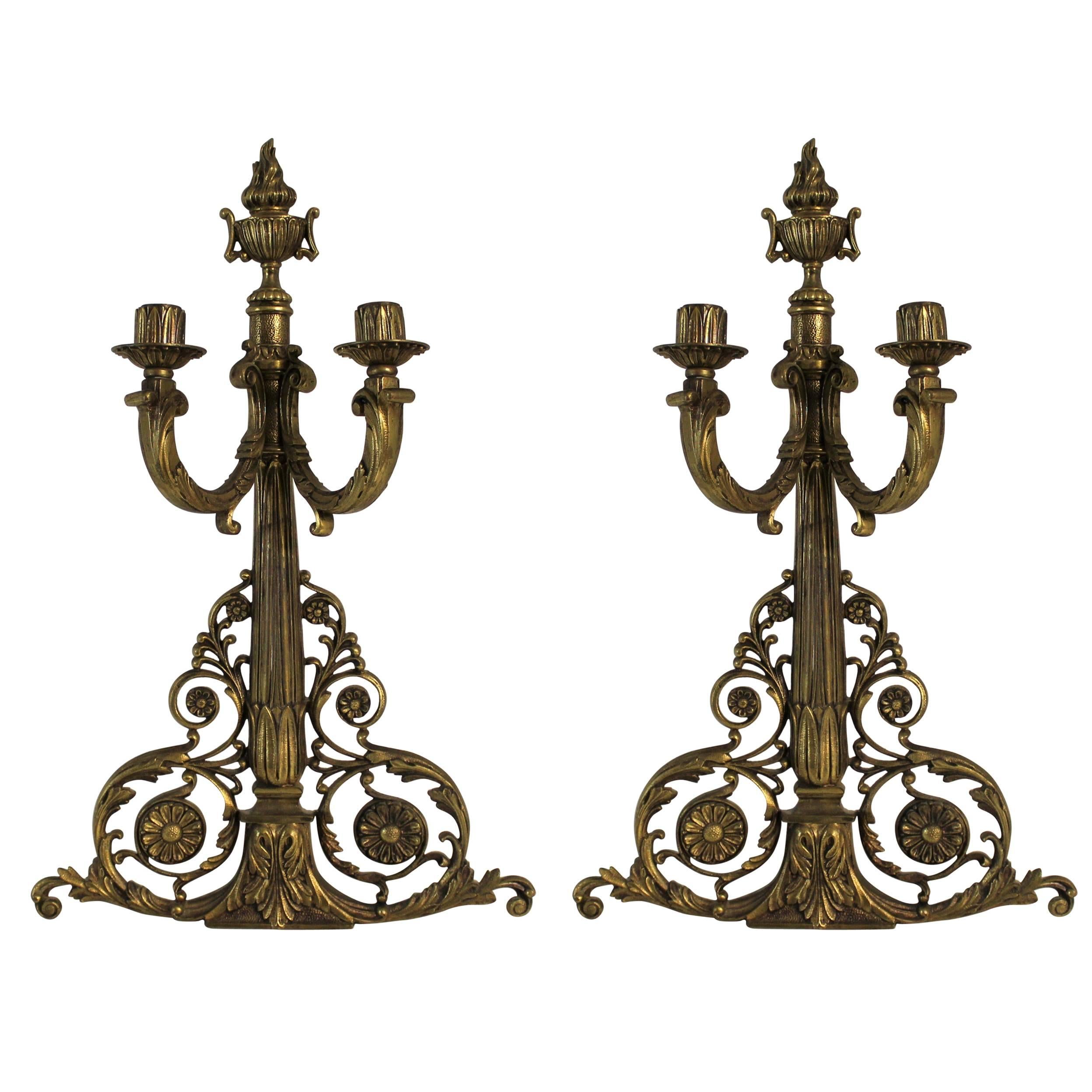 Paar französische Bronze-Wandleuchter-Kerzenhalter