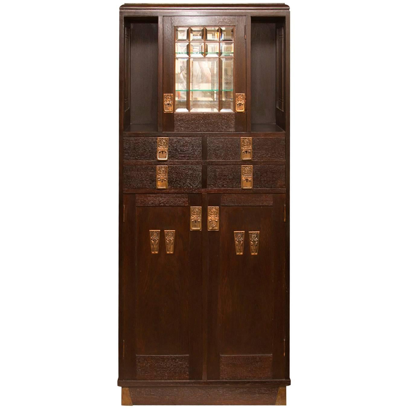 Early 20th Century Viennese Secession Bar Cabinet or Sideboard in Oak, 1910