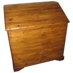 19th century Primitive Pine Slant-Top Wood Box