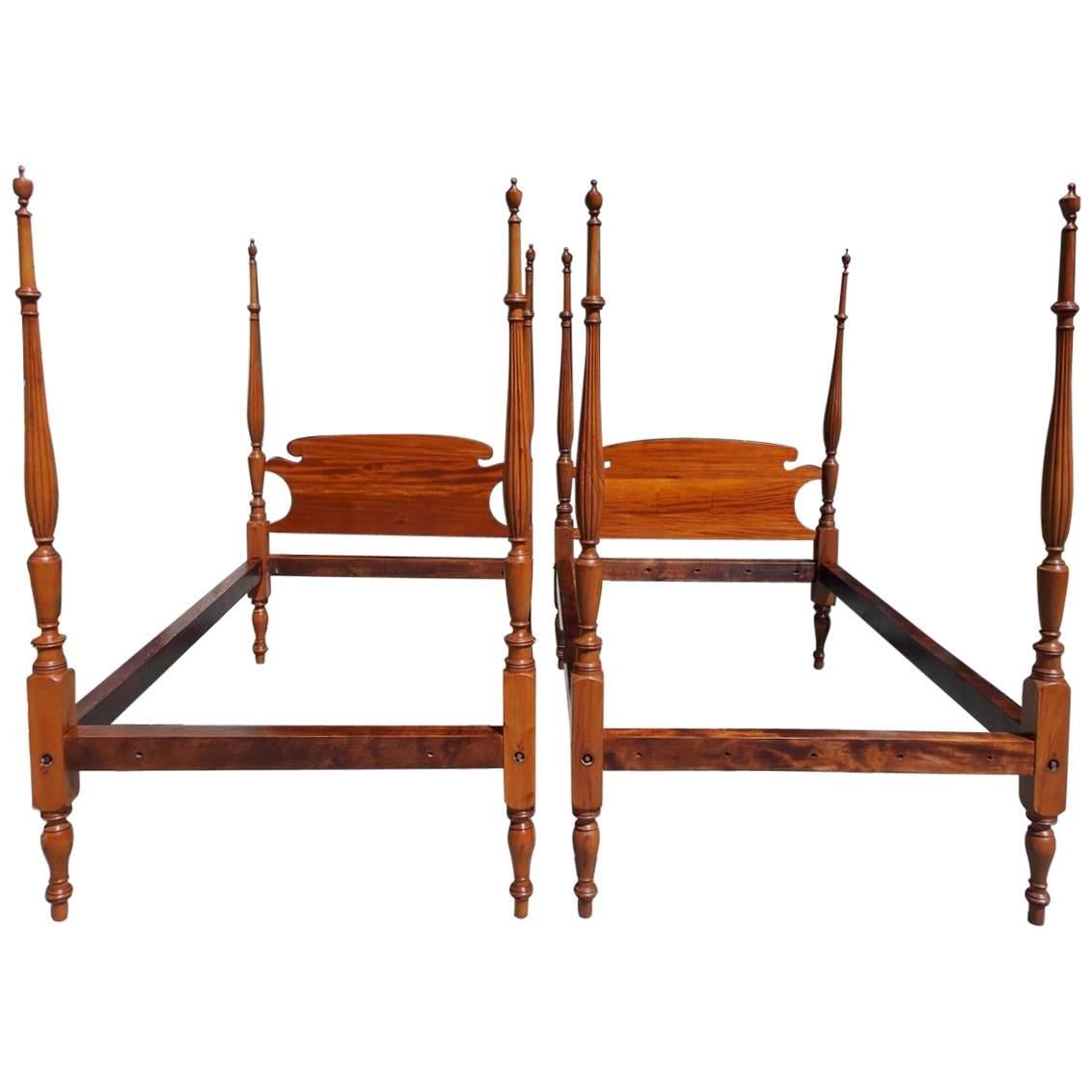 Pair of American Sheraton Mahogany Four-Poster Reeded Twin Beds, Circa 1820
