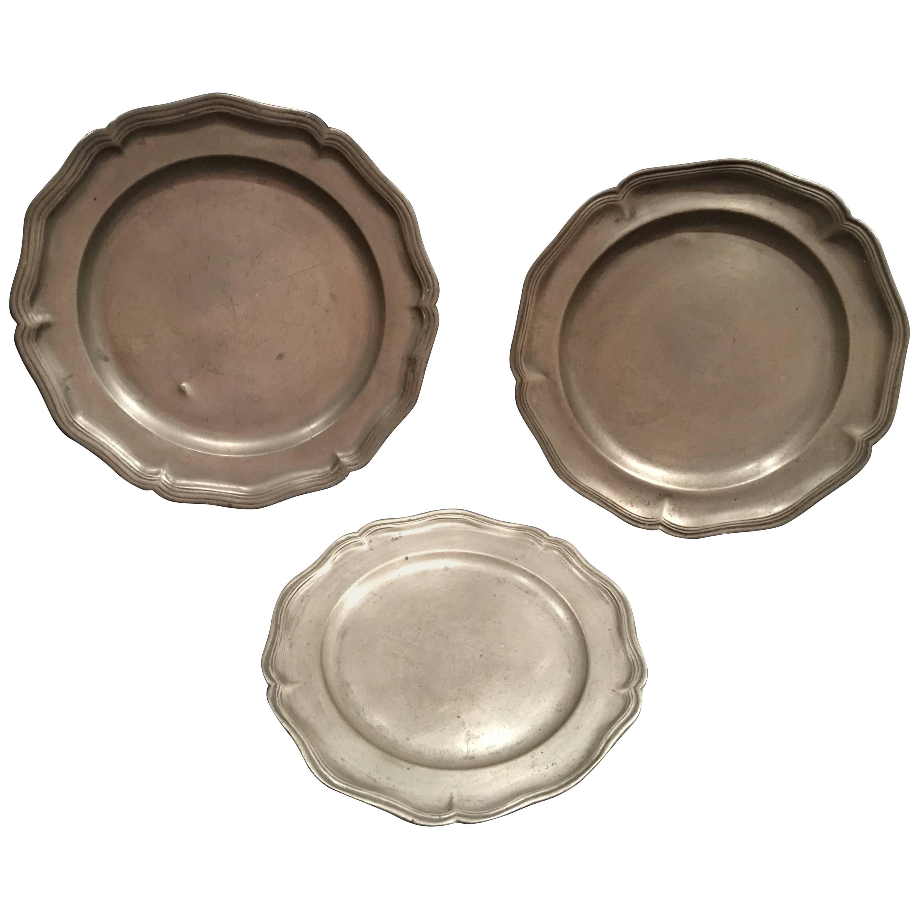 Set of Three English Pewter Plates or Platters, 19th Century For Sale