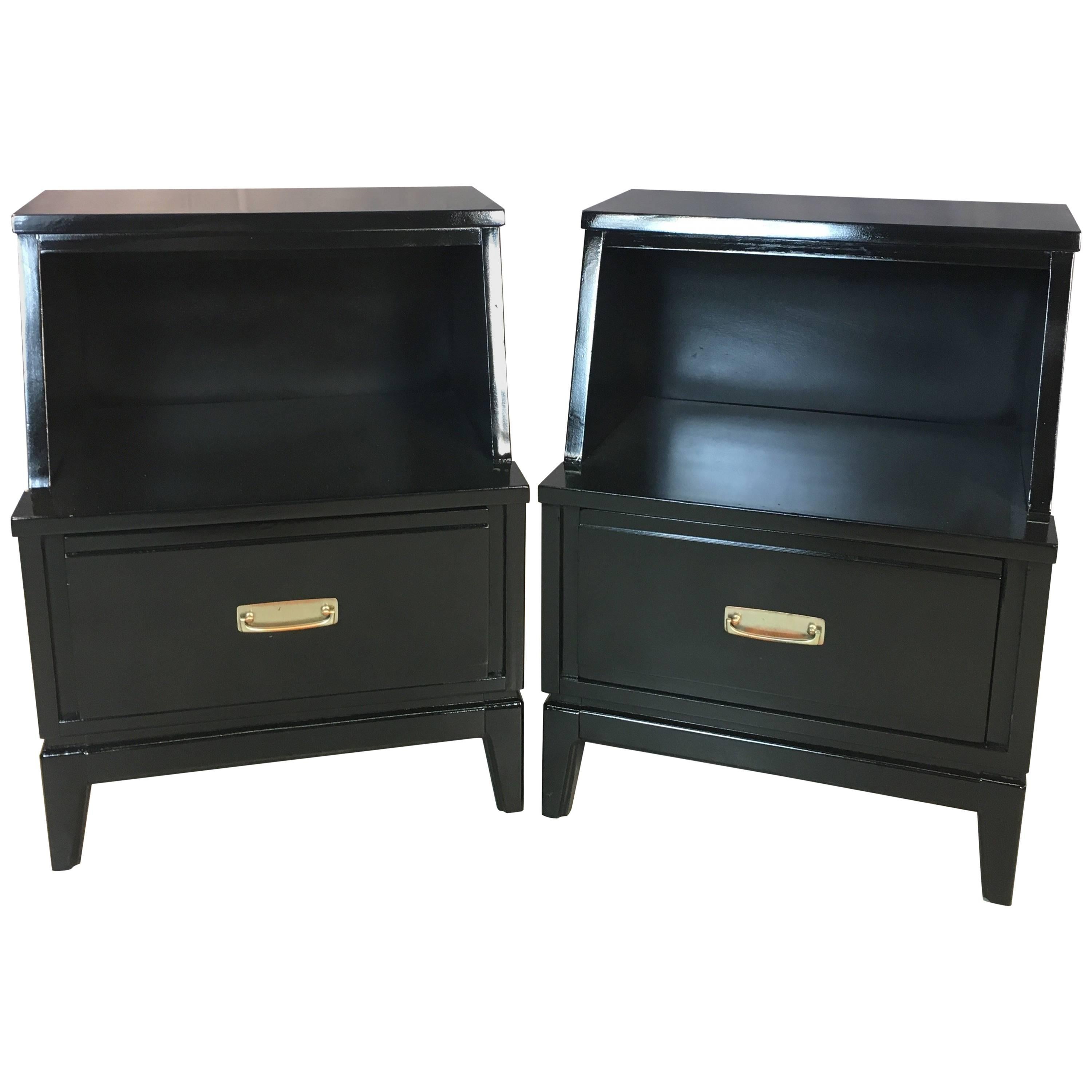 Mainline by Hooker Black Lacquered Nightstands, Pair For Sale