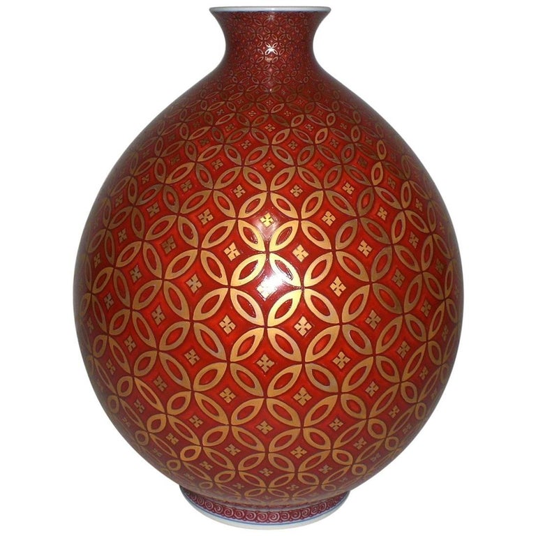 Genki Kunihiko Contemporary Red Japanese Imari Porcelain Vase For Sale