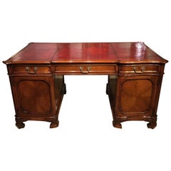 Fine Quality Figured Walnut Edwardian Period Pedestal Desk