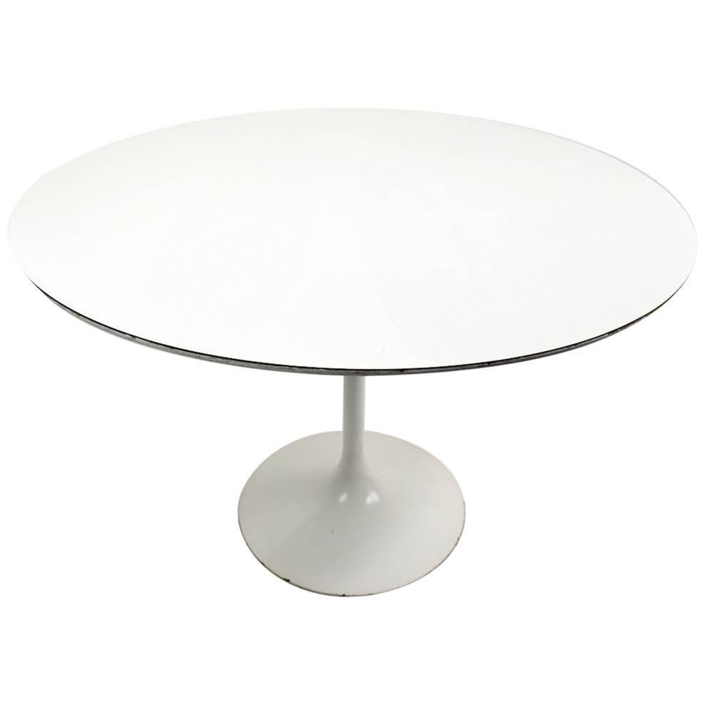 Table à manger à piédestal Saarinen pour Knoll