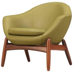Chaise en cuir « Pod » d'Ib Kofod-Larsen pour Povl Dinesen