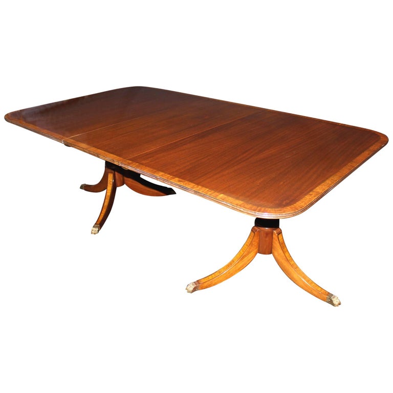 Style Double Pedestal Mahogany Dining Table with Splendid Leg
