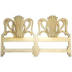 tête de lit King en bois sculpté des années 1960 Hollywood Regency Dorothy Draper