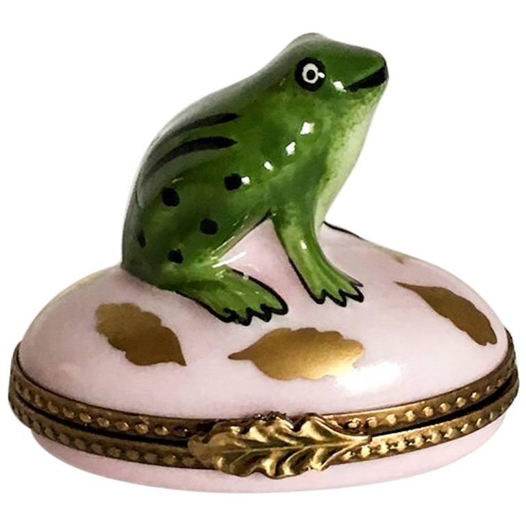 Limoges Green Frog Pale Pink Box