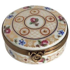 Limoges Je T'aime Petite Fleur Round French Box