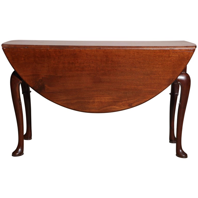 English Queen Anne Drop-Leaf Table For Sale at 1stdibs English Queen Anne Drop-Leaf Table