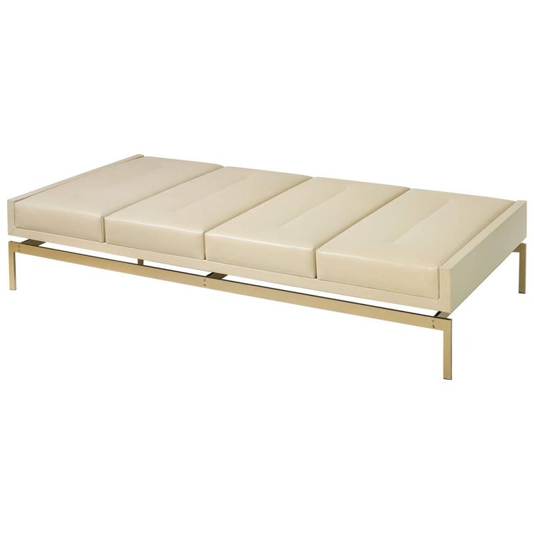 Olivera Chaise Longue or Daybed with Cream Leather and Brass Base For