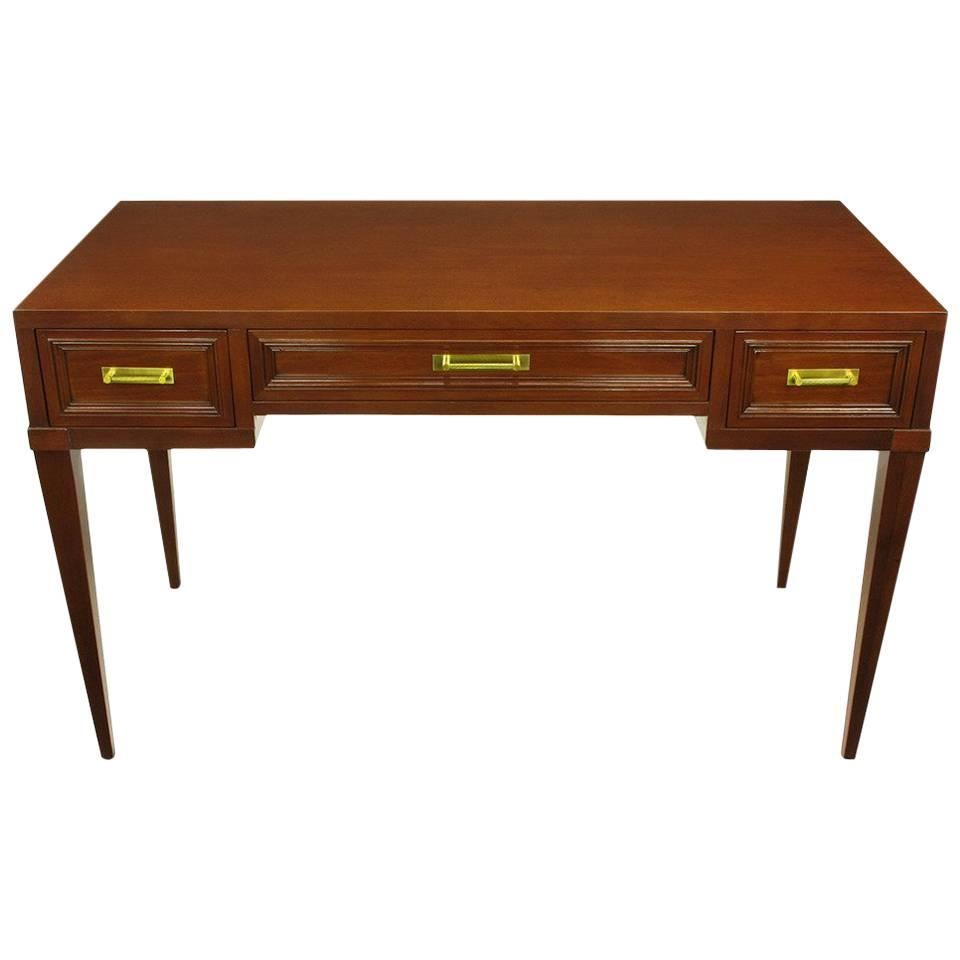 Fine Arts Furniture Co. Elegante Mesa de Escribir de Caoba con Tres Cajones