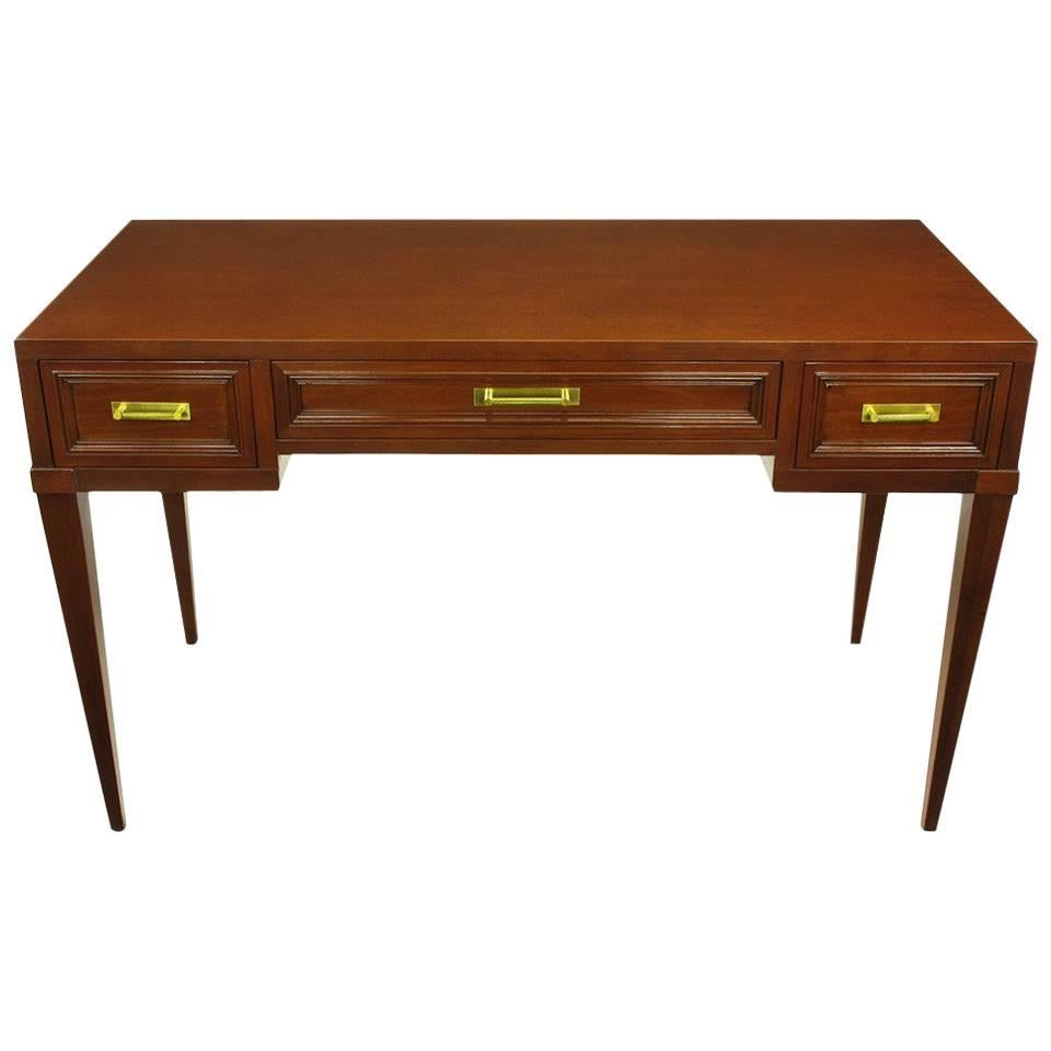 Die Fine Arts Furniture Co. Eleganter eleganter Mahagoni-Schreibtisch mit drei Schubladen