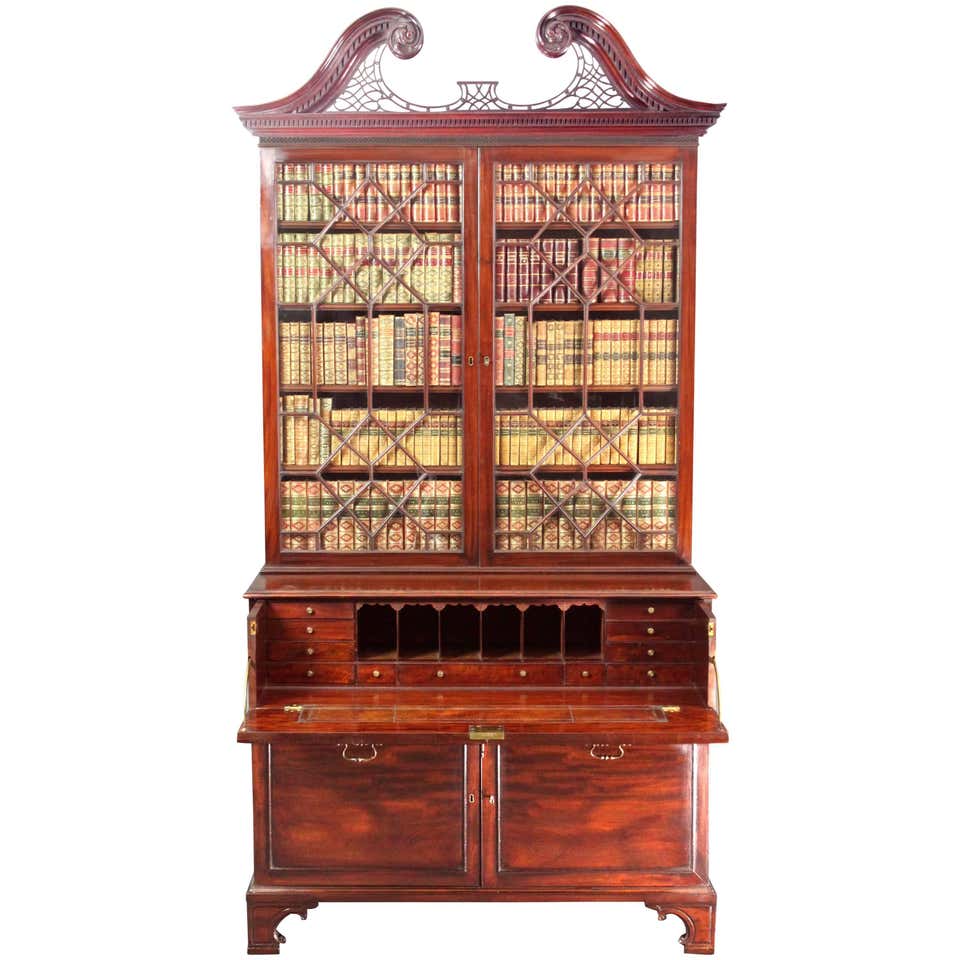 Mahogany Chippendale Period Breakfront Bookcase For Sale at 1stdibs