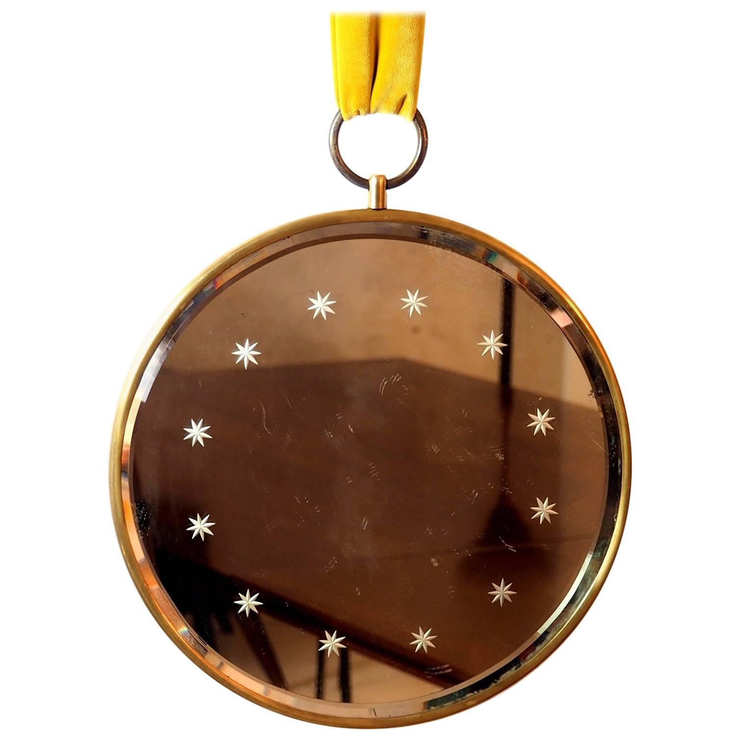 Fontana Arte Midcentury Wall Round Brass Mirror with Engraved Stars, Italy 1950s For Sale