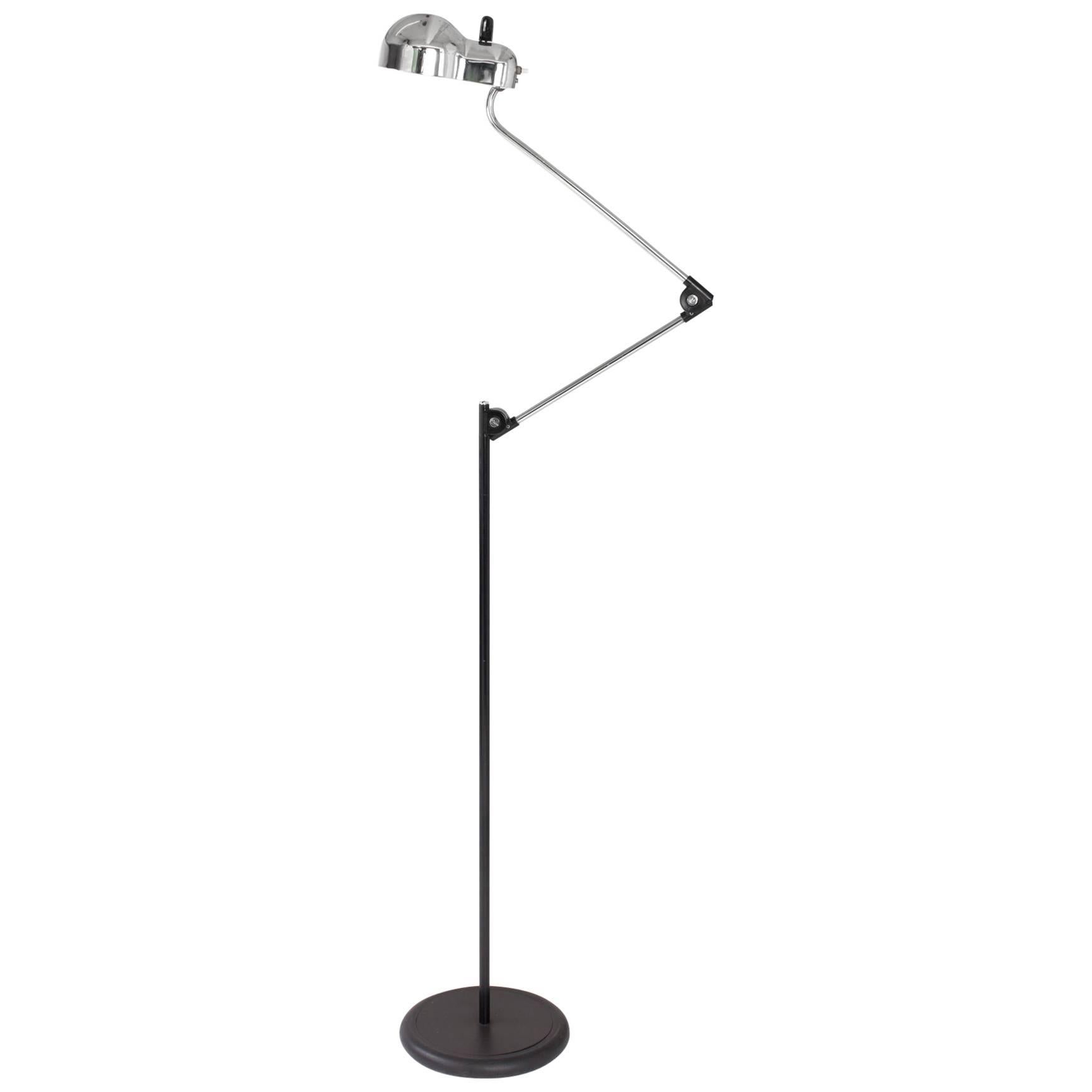 Stilnovo : lampadaire chromé minimaliste articulé de Joe Colombo, Italie, années 1960