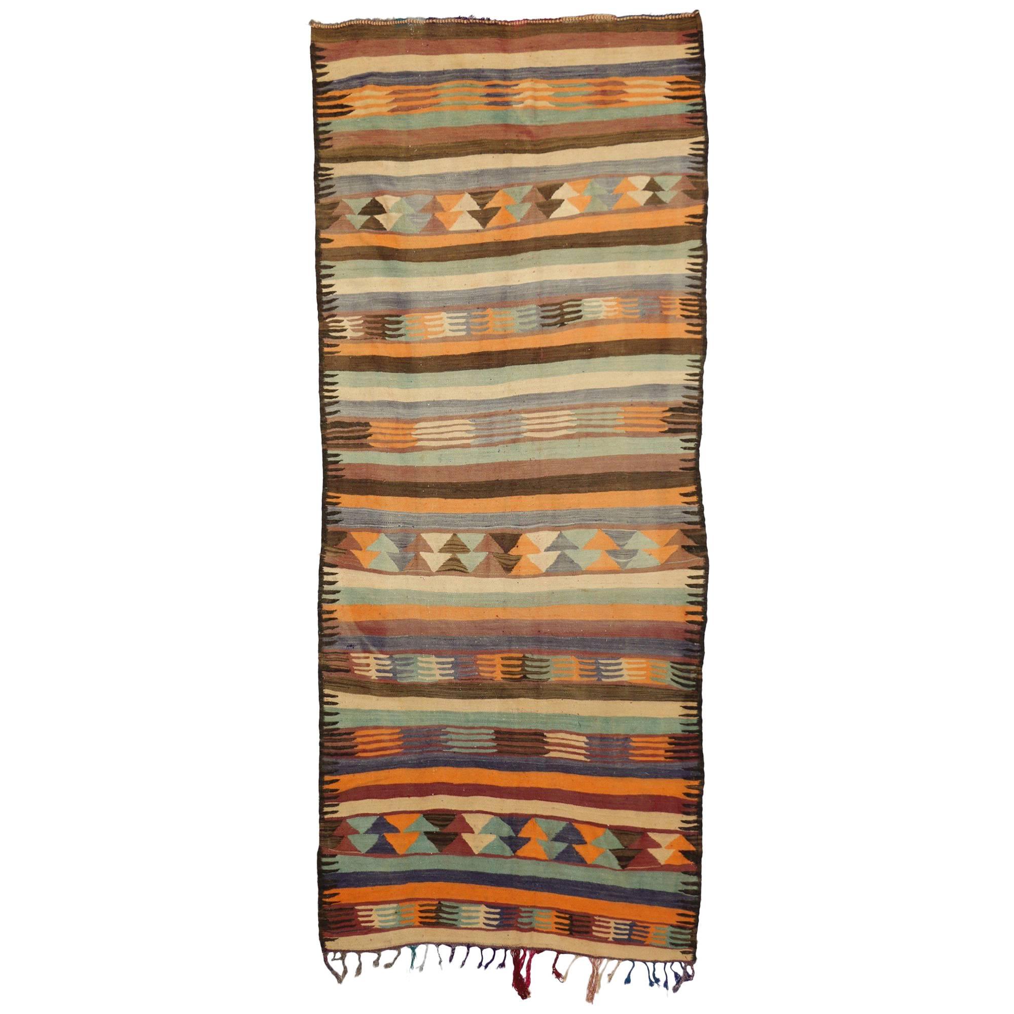 Vintage Berber Moroccan Kilim Rug with Modern Cabin Style, Flat-weave Kilim Rug For Sale