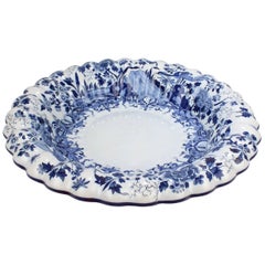 Grand bol cannelé ou lobé en céramique de Delft bleu et blanc, 19e siècle