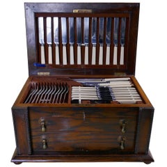 109-Piece Cutlery Set in Oak Wellington Chest Canteen