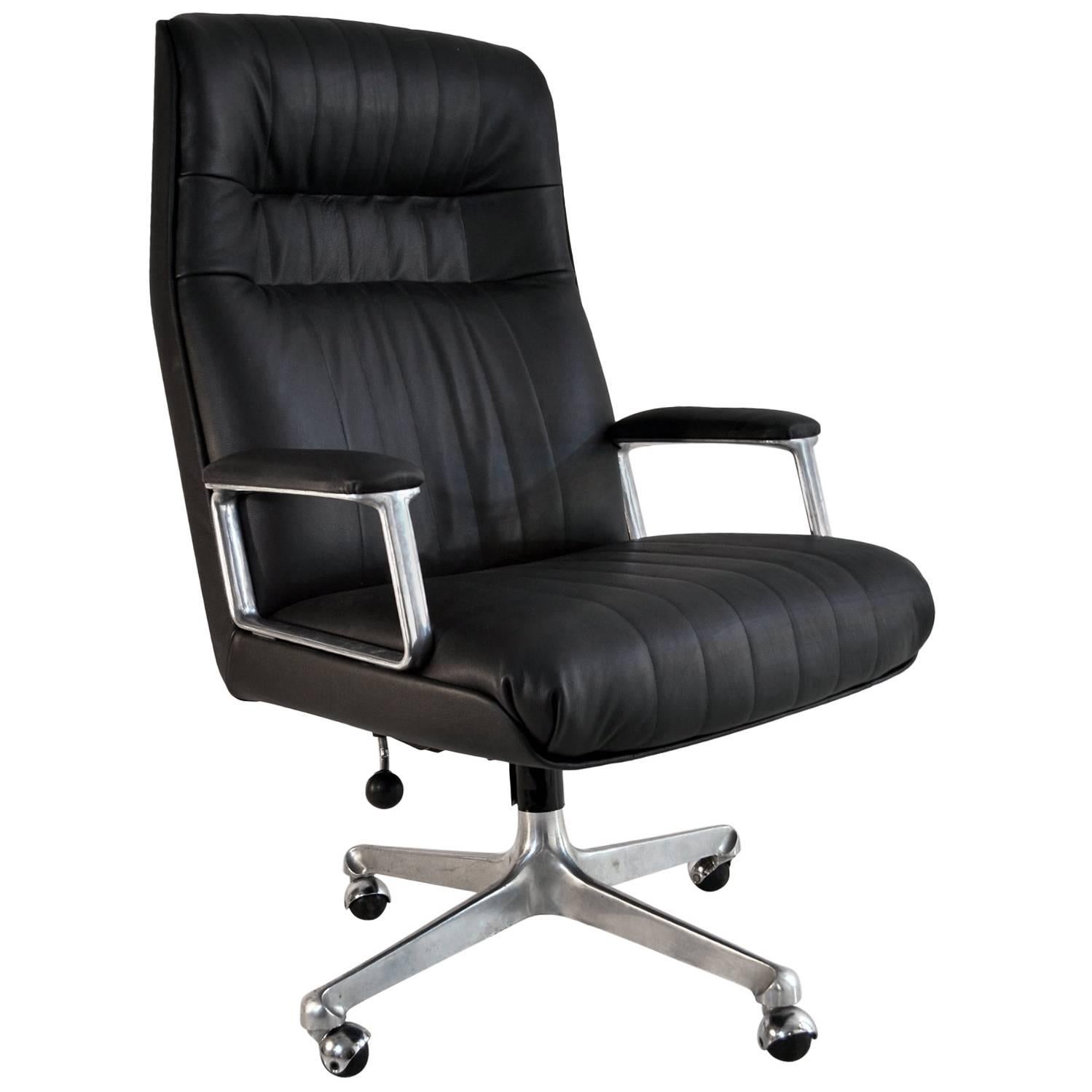 Executive Desk Chair P128 by Osvaldo Borsani for Tecno