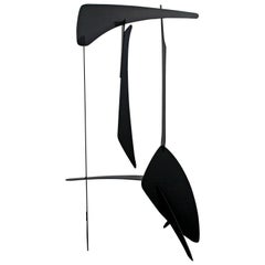 Sculpture de table abstraite moderne contemporaine en acier noir signée par l'artiste