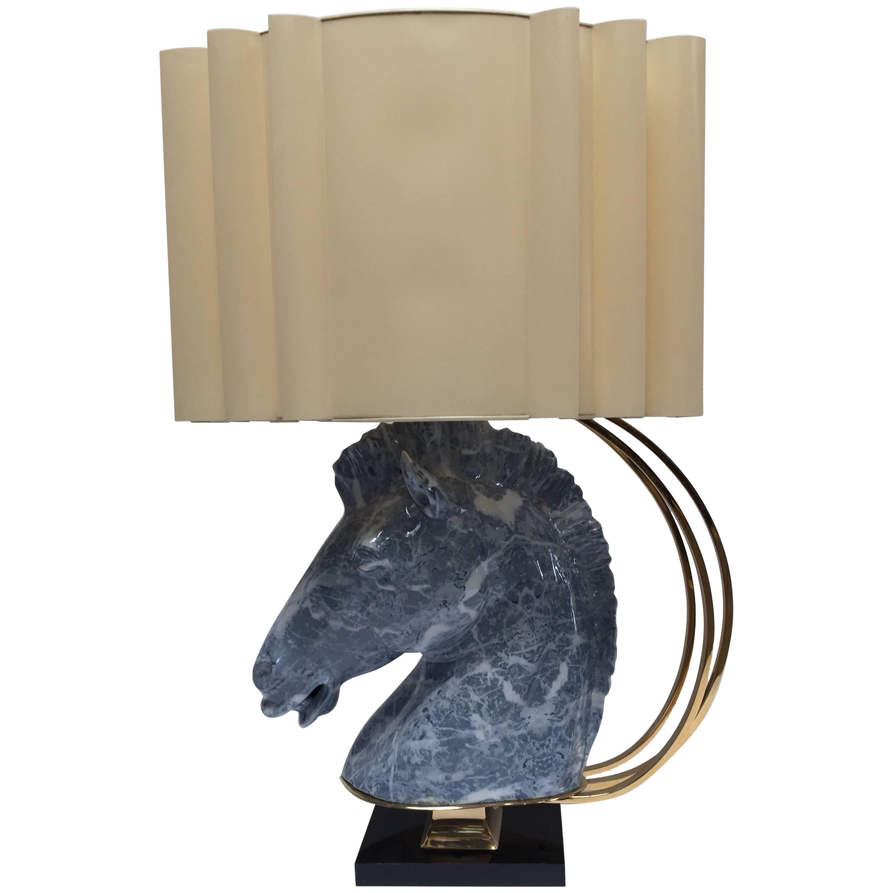 Große skulpturale Art-Déco-Keramik-Tischlampe mit Pferdbüste und Messing-Akzent