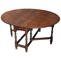 Antique Late 17th Century Oak Gateleg Table of Good, Versatile Size with Fine Patina