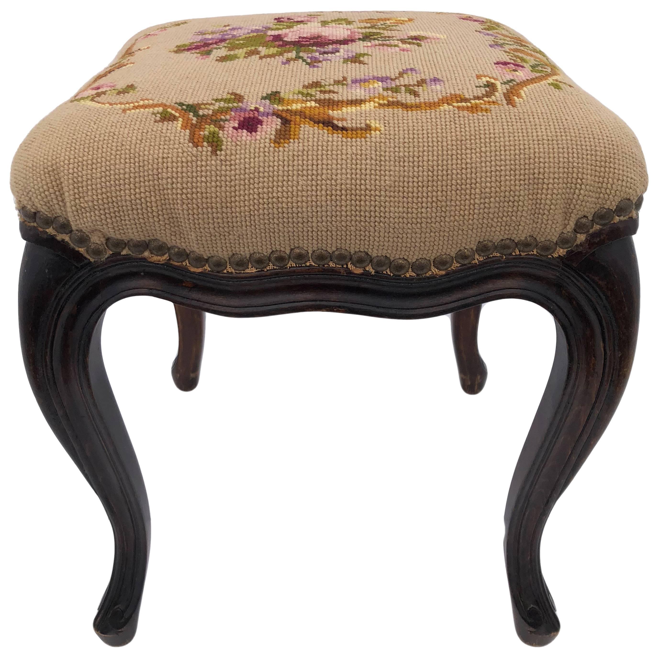 French Wooden Square Foot Stool with Floral Embroidery and Cream, Early 1900s