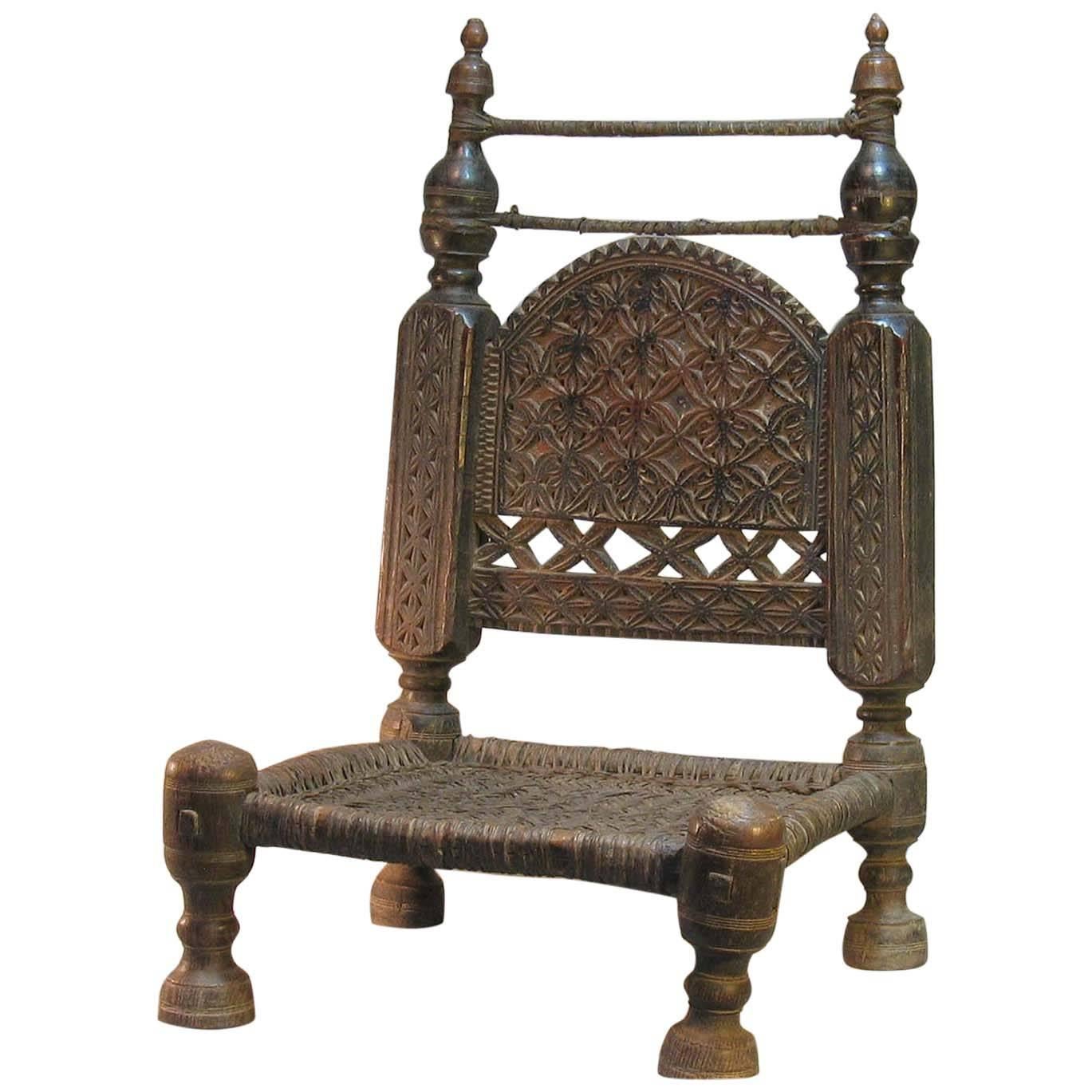 Chaise tribale traditionnelle du 19ème siècle de la vallée de la Swat, Pakistan du Nord en vente