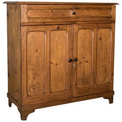 Antiker Kieferschrank:: Englisch:: Viktorianisch:: Kabinett:: Pechkiefer:: um 1880