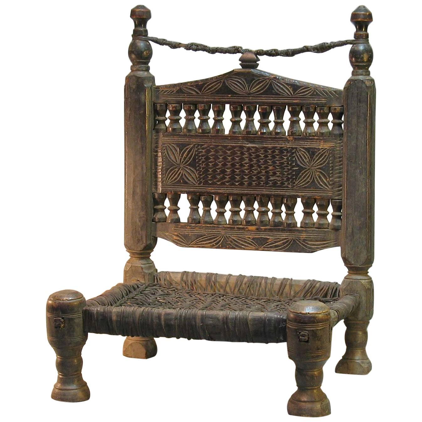 Chaise tribale traditionnelle de la vallée de la Swat, Pakistan du Nord, XIXe siècle