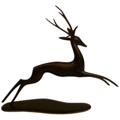 Sculpture de cerf en bronze patiné de Hagenauer